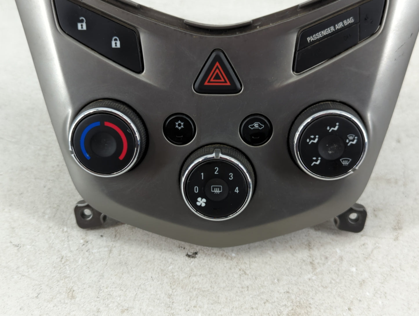 2013 Chevrolet Sonic Climate Control Module Temperature AC/Heater Replacement P/N:95332699 Fits OEM Used Auto Parts