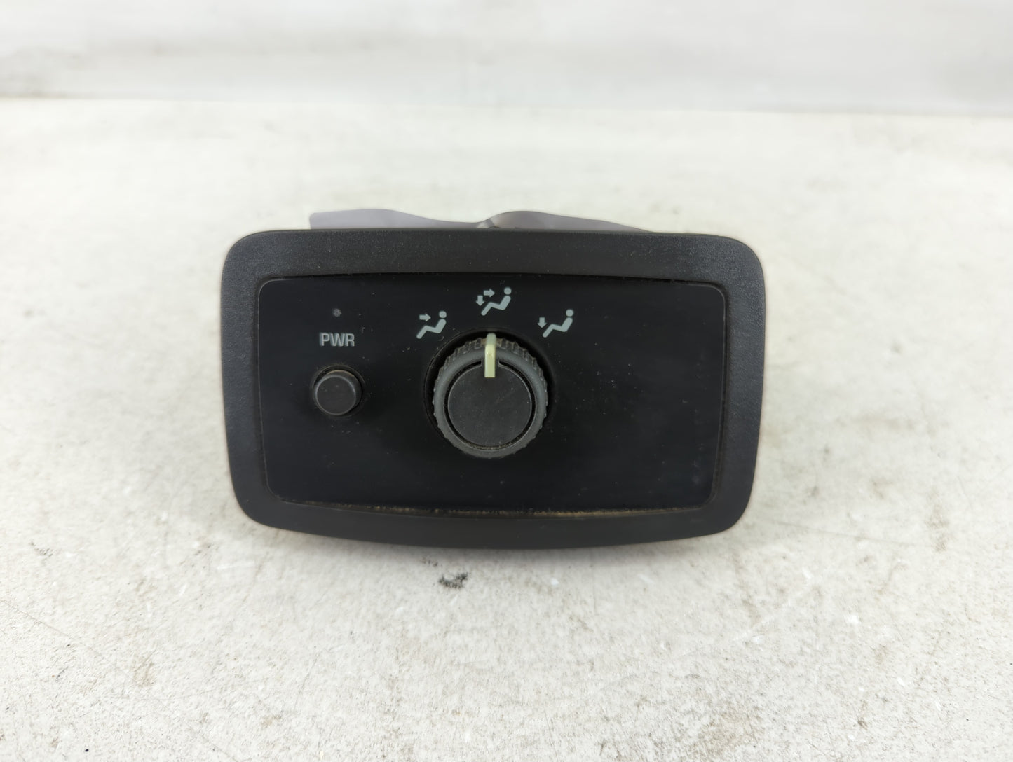 2002-2009 Chevrolet Trailblazer Climate Control Module Temperature AC/Heater Replacement P/N:15095235 Fits OEM Used Auto Parts