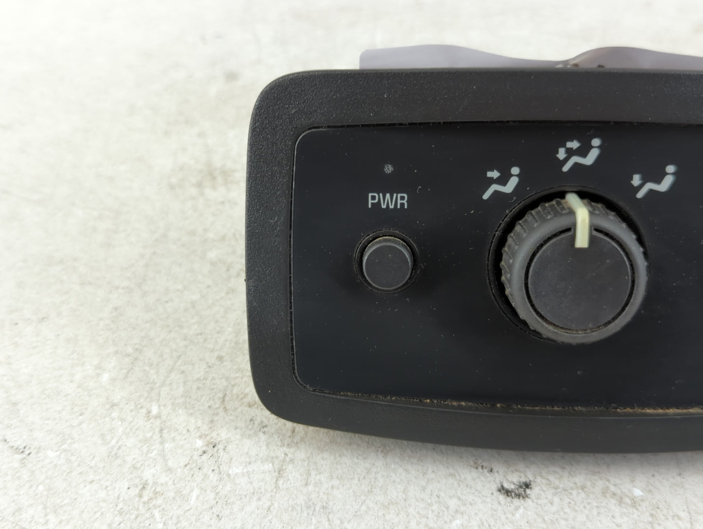 2002-2009 Chevrolet Trailblazer Climate Control Module Temperature AC/Heater Replacement P/N:15095235 Fits OEM Used Auto Parts