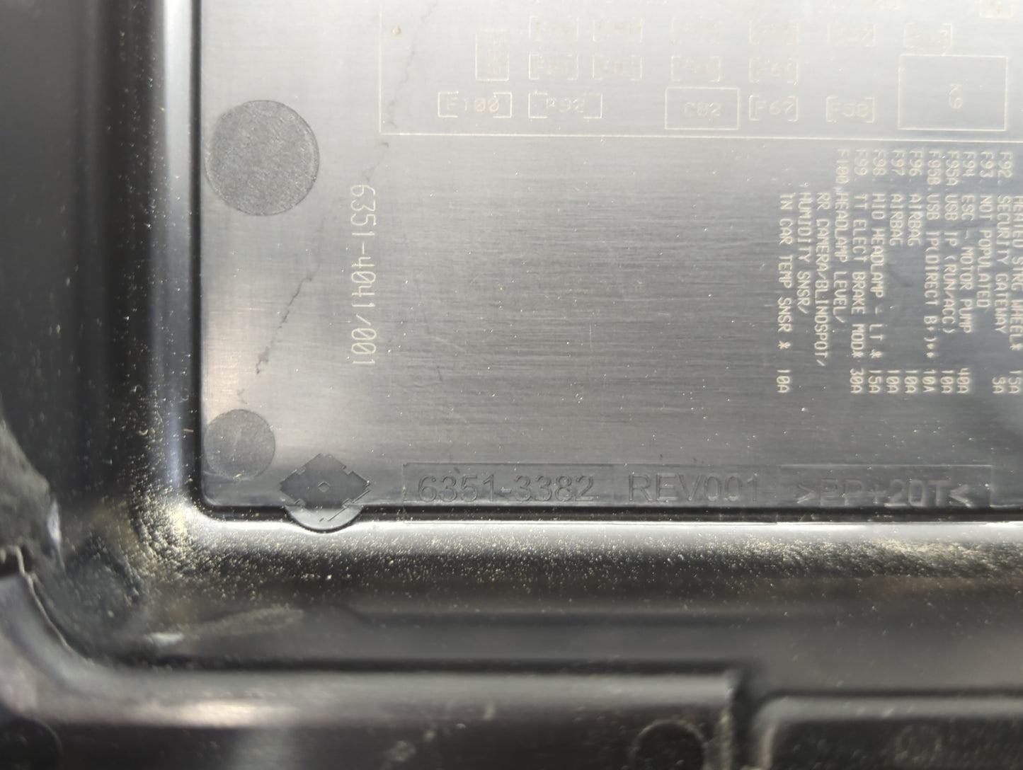 2018-2019 Chrysler Pacifica Fusebox Fuse Box Panel Relay Module P/N:6351-4041-001 Fits Fits 2018 2019 OEM Used Auto Parts