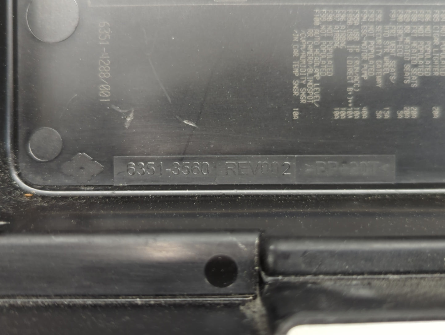 2018 Chrysler Pacifica Fusebox Fuse Box Panel Relay Module P/N:6351-3560 Fits OEM Used Auto Parts