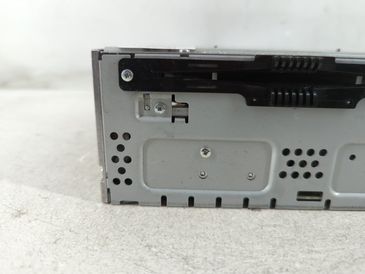 2015-2016 Ford Fusion Radio AM FM Cd Player Receiver Replacement Fits Fits 2015 2016 OEM Used Auto Parts - Oemusedautoparts1.com