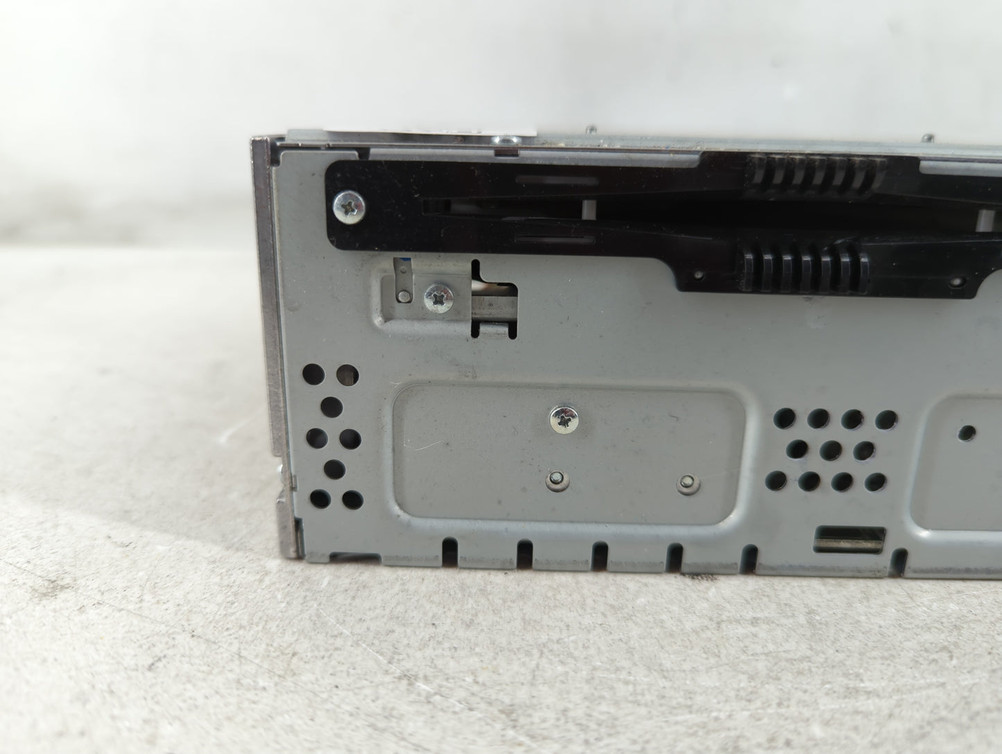 2015-2016 Ford Fusion Radio AM FM Cd Player Receiver Replacement Fits Fits 2015 2016 OEM Used Auto Parts - Oemusedautoparts1.com