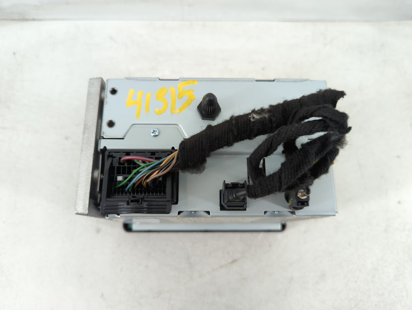 2013 Chevrolet Sonic Radio AM FM Cd Player Receiver Replacement P/N:95315734 95242290 Fits OEM Used Auto Parts - Oemusedautoparts1.com