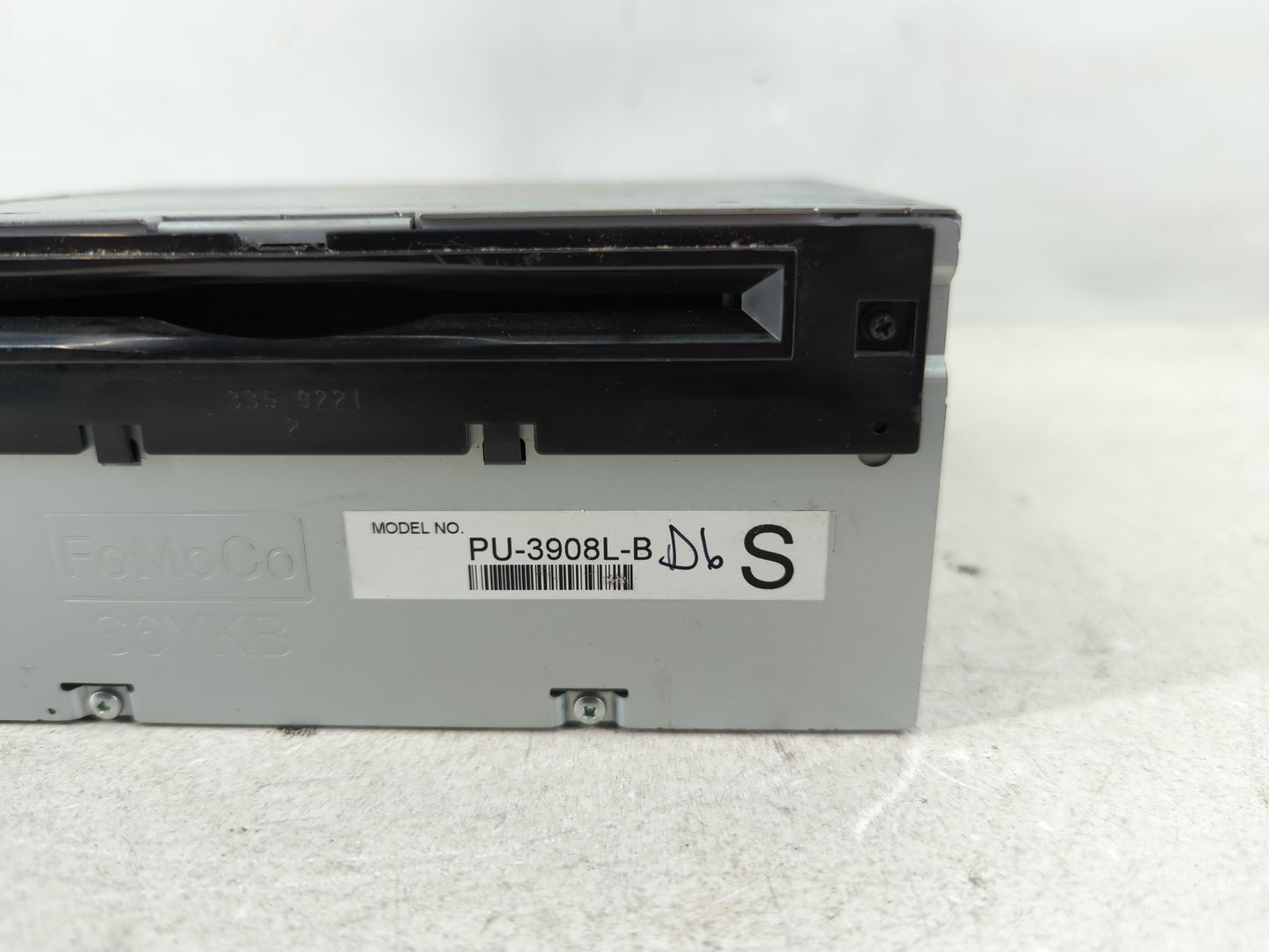 2014-2015 Lincoln Mkx Radio AM FM Cd Player Receiver Replacement P/N:ET4T 19C107 NA Fits Fits 2014 2015 OEM Used Auto Parts - Oemusedautoparts1.com
