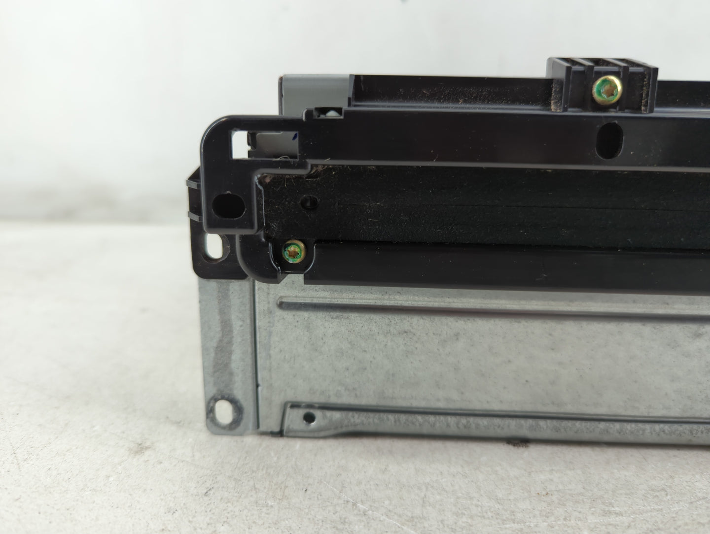 2018-2020 Dodge Journey Radio AM FM Cd Player Receiver Replacement P/N:P68209665AA Fits Fits 2018 2019 2020 OEM Used Auto Parts - Oemusedautoparts1.com