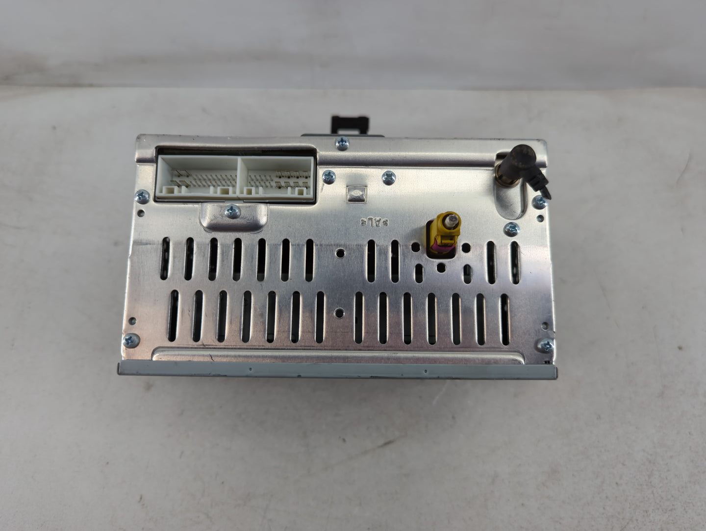 2014-2016 Hyundai Elantra Radio AM FM Cd Player Receiver Replacement P/N:96170-3X156GU Fits Fits 2014 2015 2016 OEM Used Auto Parts - Oemusedautoparts1.com