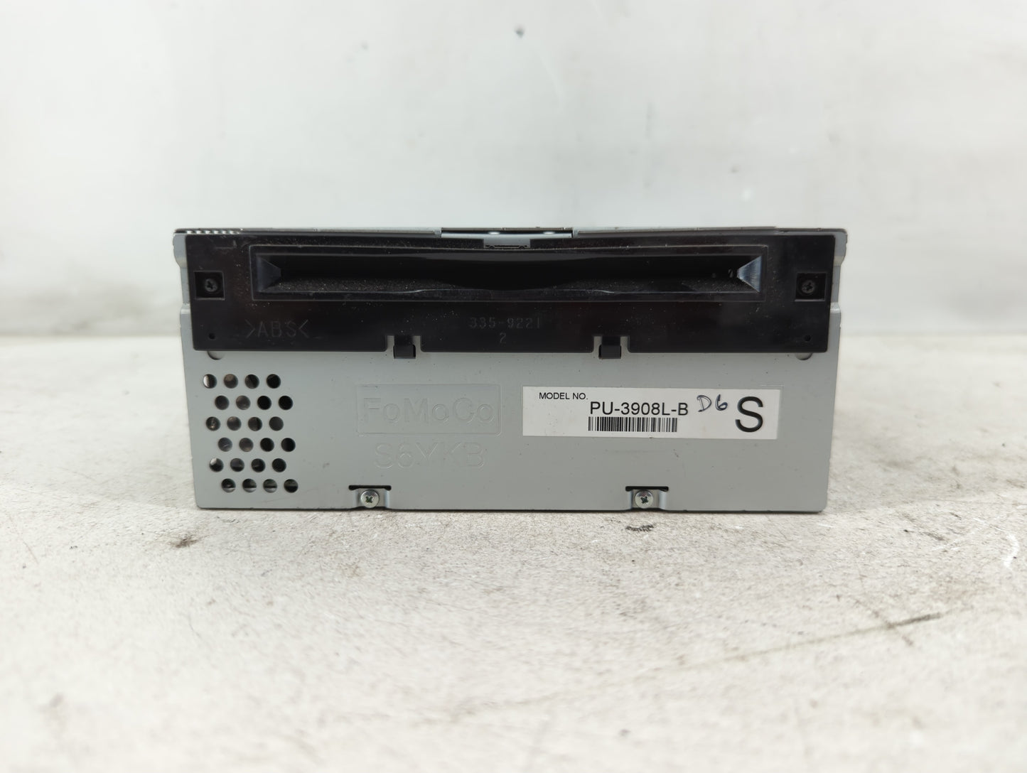 2014 Ford Edge Radio AM FM Cd Player Receiver Replacement P/N:ET4T 19C107-NA Fits Fits 2015 OEM Used Auto Parts - Oemusedautoparts1.com