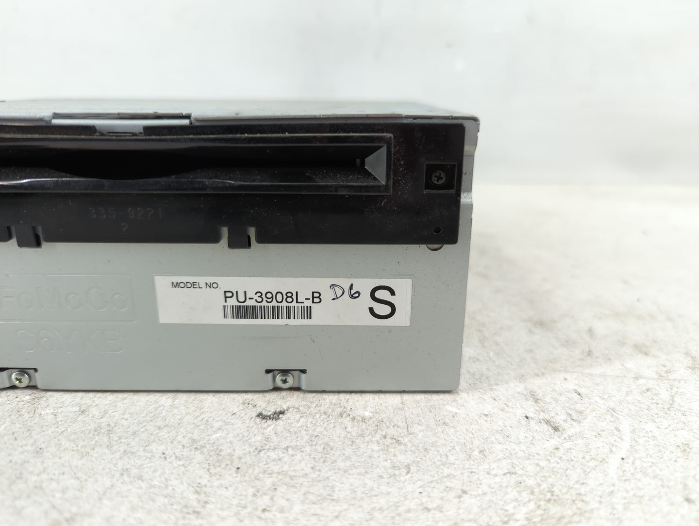 2014 Ford Edge Radio AM FM Cd Player Receiver Replacement P/N:ET4T 19C107-NA Fits Fits 2015 OEM Used Auto Parts - Oemusedautoparts1.com