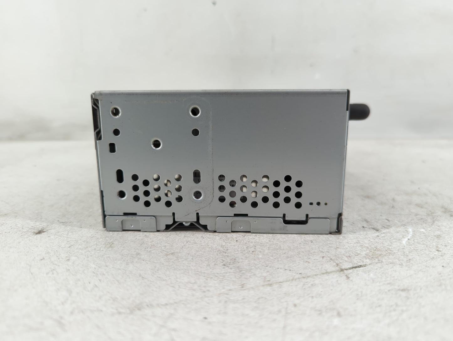 2014 Ford Edge Radio AM FM Cd Player Receiver Replacement P/N:ET4T 19C107-NA Fits Fits 2015 OEM Used Auto Parts - Oemusedautoparts1.com
