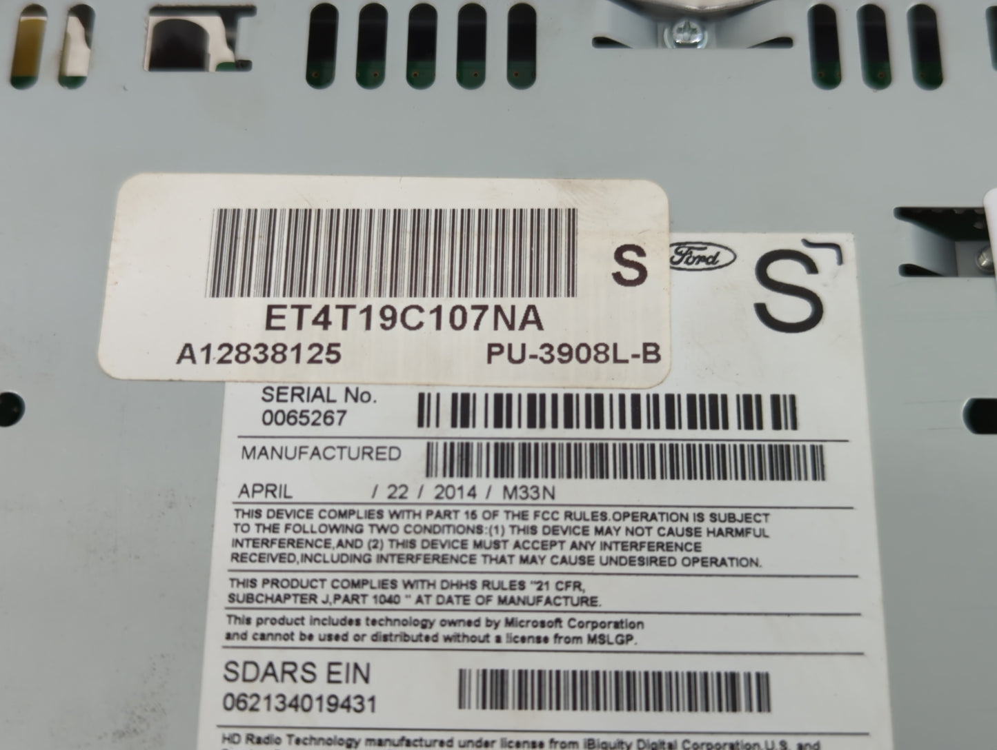 2014 Ford Edge Radio AM FM Cd Player Receiver Replacement P/N:ET4T 19C107-NA Fits Fits 2015 OEM Used Auto Parts - Oemusedautoparts1.com