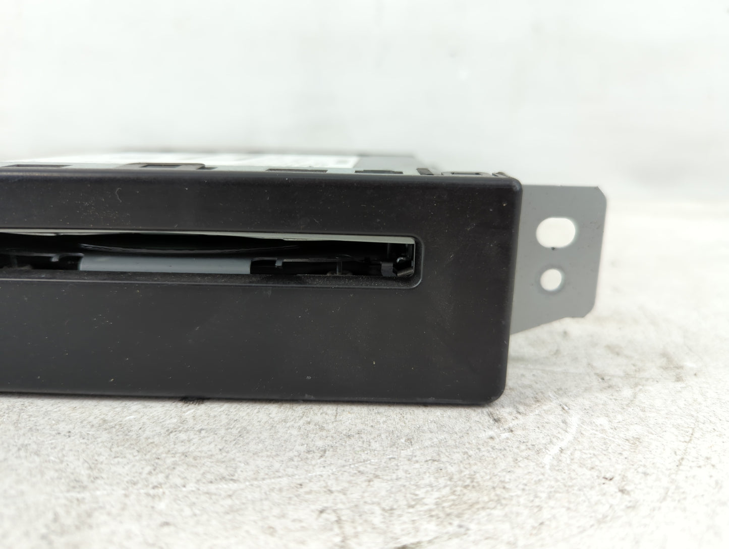 2014 Buick Lacrosse Radio AM FM Cd Player Receiver Replacement P/N:13590747 Fits Fits 2015 OEM Used Auto Parts - Oemusedautoparts1.com
