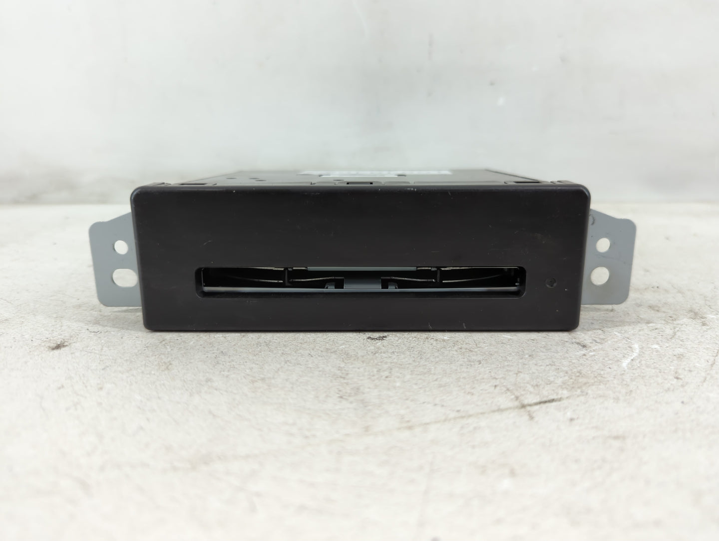 2014 Chevrolet Silverado 1500 Radio AM FM Cd Player Receiver Replacement P/N:13590747 Fits Fits 2013 2015 OEM Used Auto Parts - Oemusedautoparts1.com