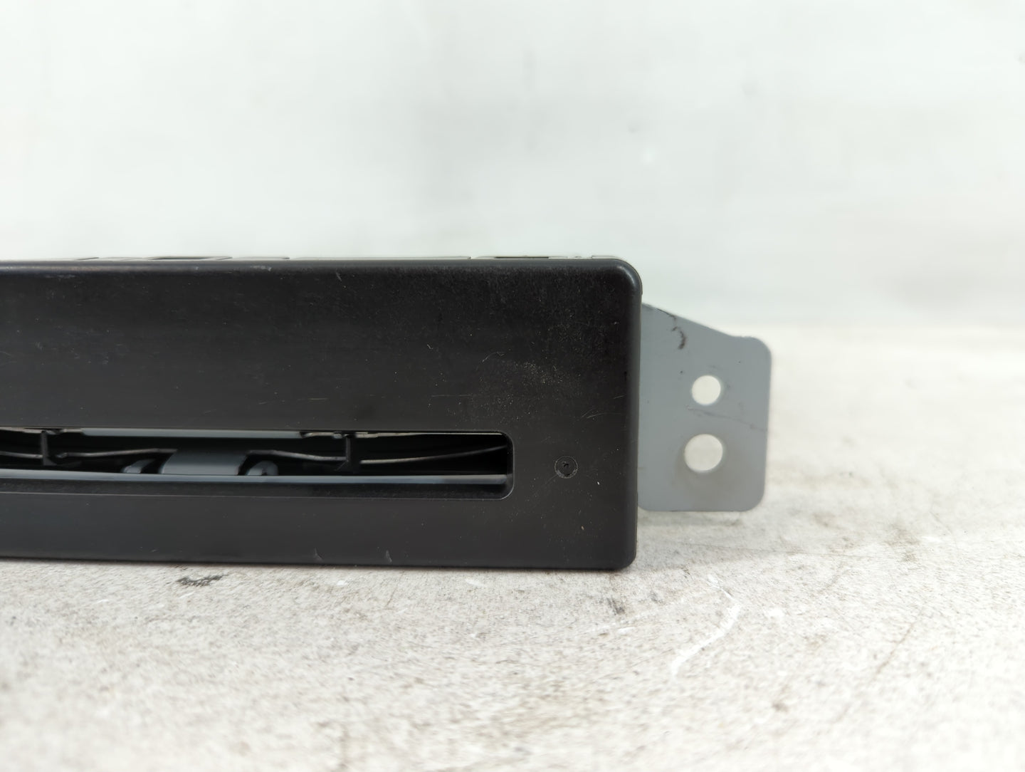 2014 Chevrolet Silverado 1500 Radio AM FM Cd Player Receiver Replacement P/N:13590747 Fits Fits 2013 2015 OEM Used Auto Parts - Oemusedautoparts1.com