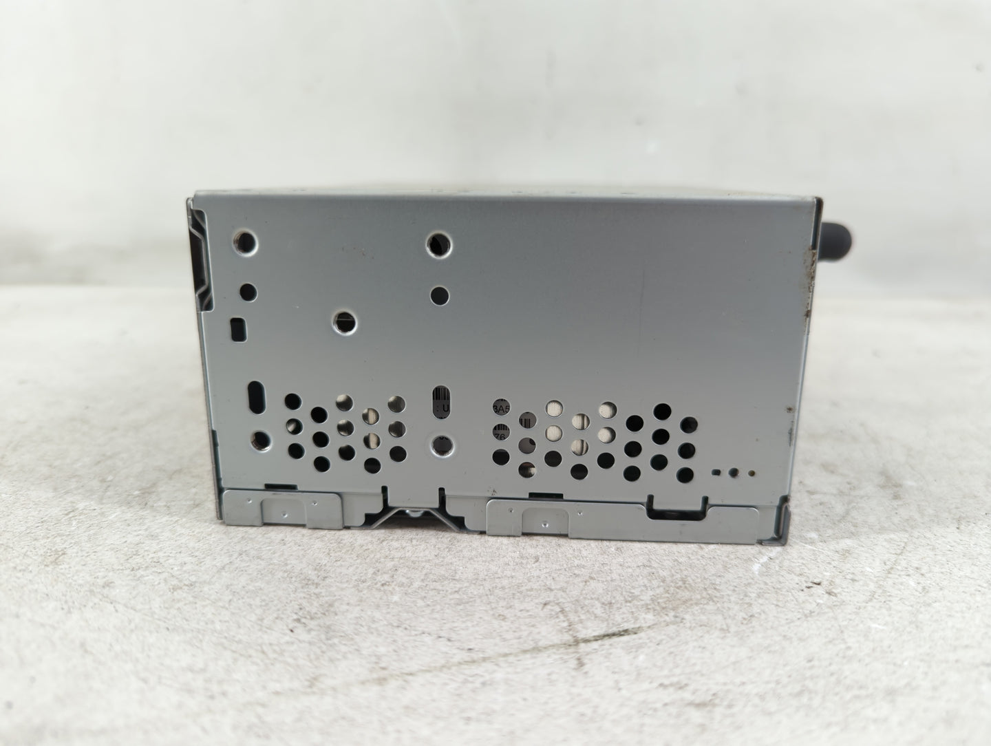 2015 Ford Explorer Radio AM FM Cd Player Receiver Replacement P/N:EB5T-19C107-HA EB5T-19C107-HB Fits OEM Used Auto Parts - Oemusedautoparts1.com
