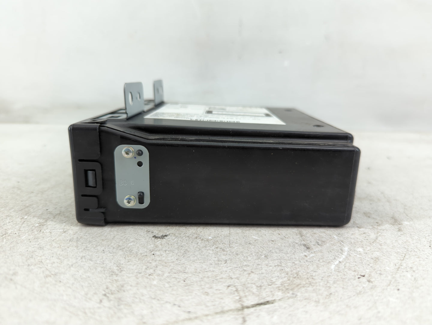 2017-2020 Chevrolet Tahoe Radio AM FM Cd Player Receiver Replacement P/N:84016434 Fits Fits 2017 2018 2019 2020 OEM Used Auto Parts - Oemusedautoparts1.com