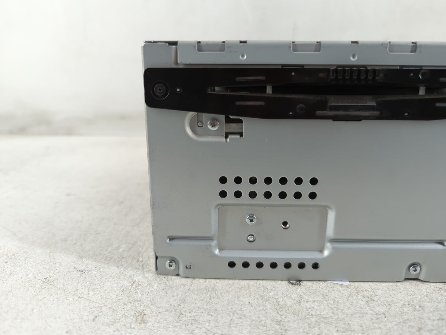 2010-2012 Ford Fusion Radio AM FM Cd Player Receiver Replacement P/N:BE5T-19C157-AB Fits Fits 2010 2011 2012 OEM Used Auto Parts - Oemusedautoparts1.com
