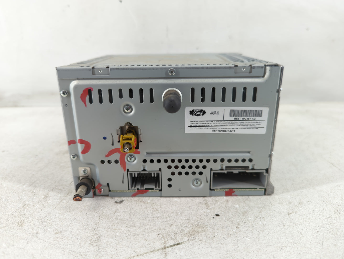 2010-2012 Ford Fusion Radio AM FM Cd Player Receiver Replacement P/N:BE5T-19C157-AB Fits Fits 2010 2011 2012 OEM Used Auto Parts - Oemusedautoparts1.com
