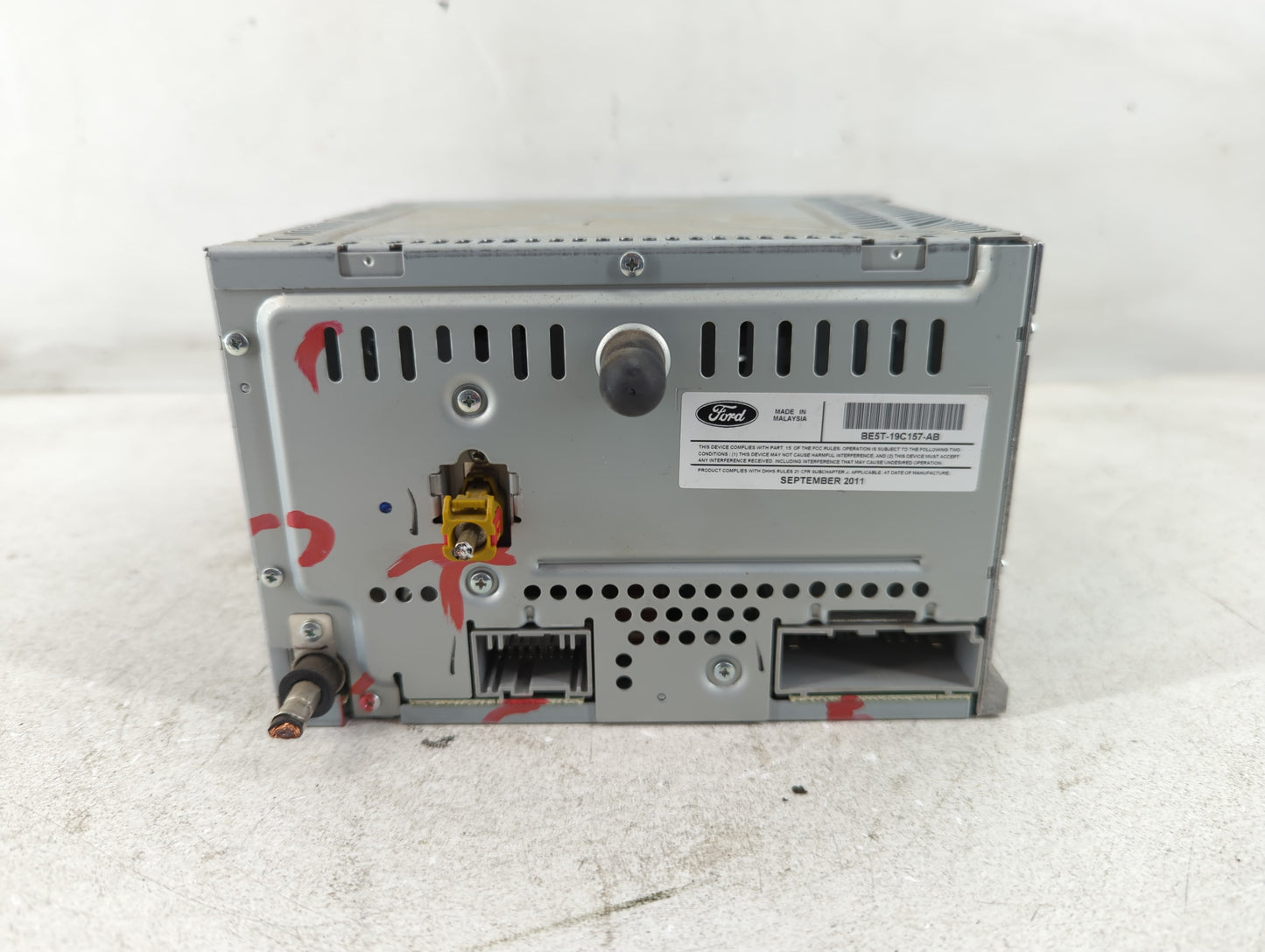 2010-2012 Ford Fusion Radio AM FM Cd Player Receiver Replacement P/N:BE5T-19C157-AB Fits Fits 2010 2011 2012 OEM Used Auto Parts - Oemusedautoparts1.com