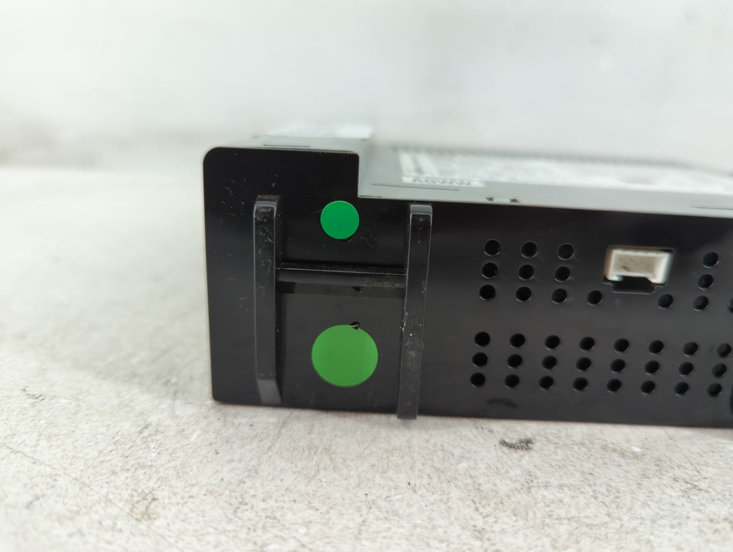 2017-2018 Chevrolet Spark Radio AM FM Cd Player Receiver Replacement P/N:42518061 Fits Fits 2017 2018 2019 OEM Used Auto Parts - Oemusedautoparts1.com