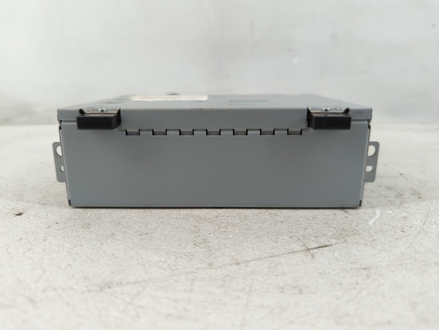 2017-2019 Land Rover Discovery Sport Radio AM FM Cd Player Receiver Replacement P/N:HX63-18K812-DG Fits Fits 2016 2017 2018 2019 OEM Used Auto Parts