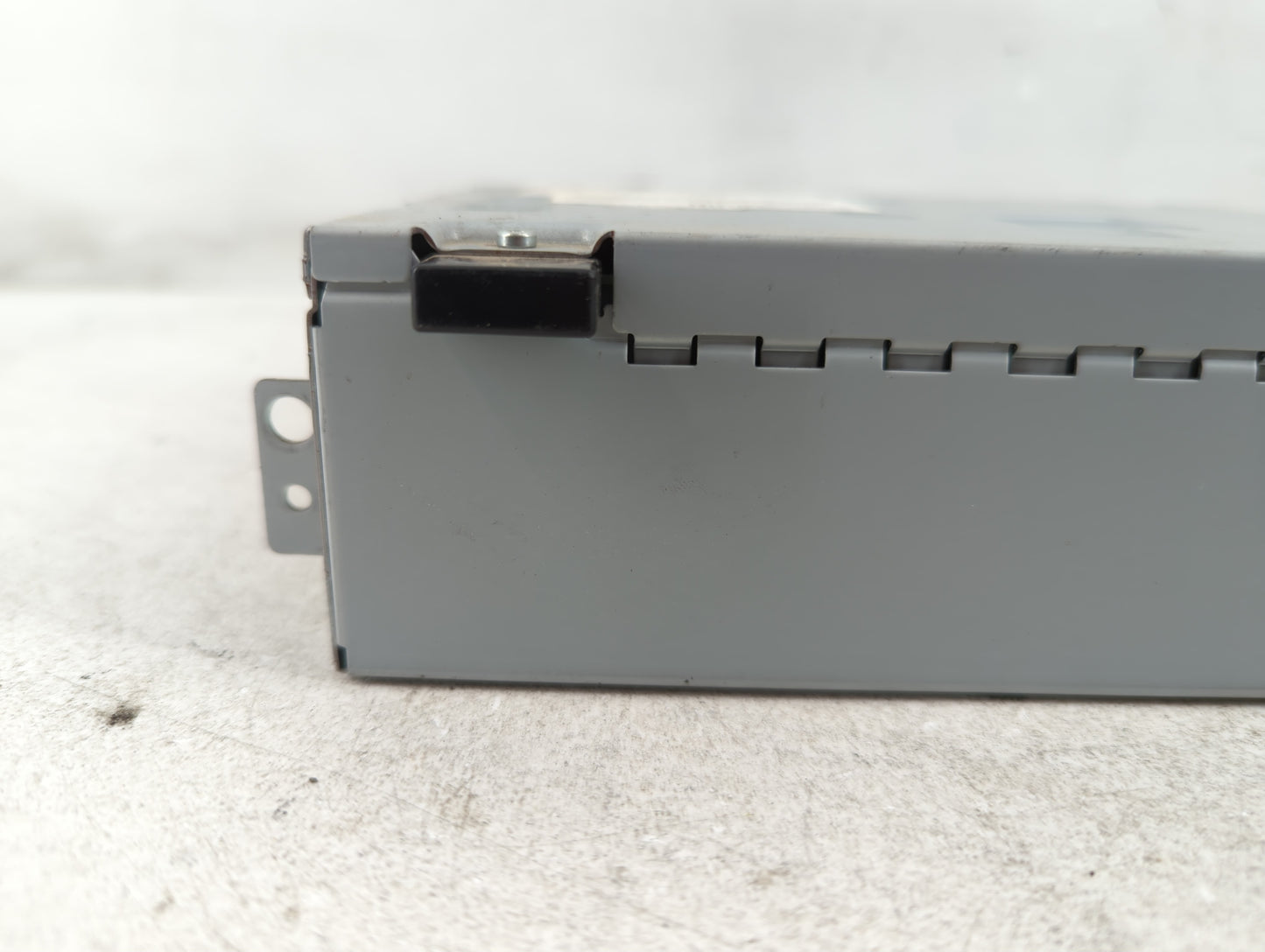 2017-2019 Land Rover Discovery Sport Radio AM FM Cd Player Receiver Replacement P/N:HX63-18K812-DG Fits Fits 2016 2017 2018 2019 OEM Used Auto Parts