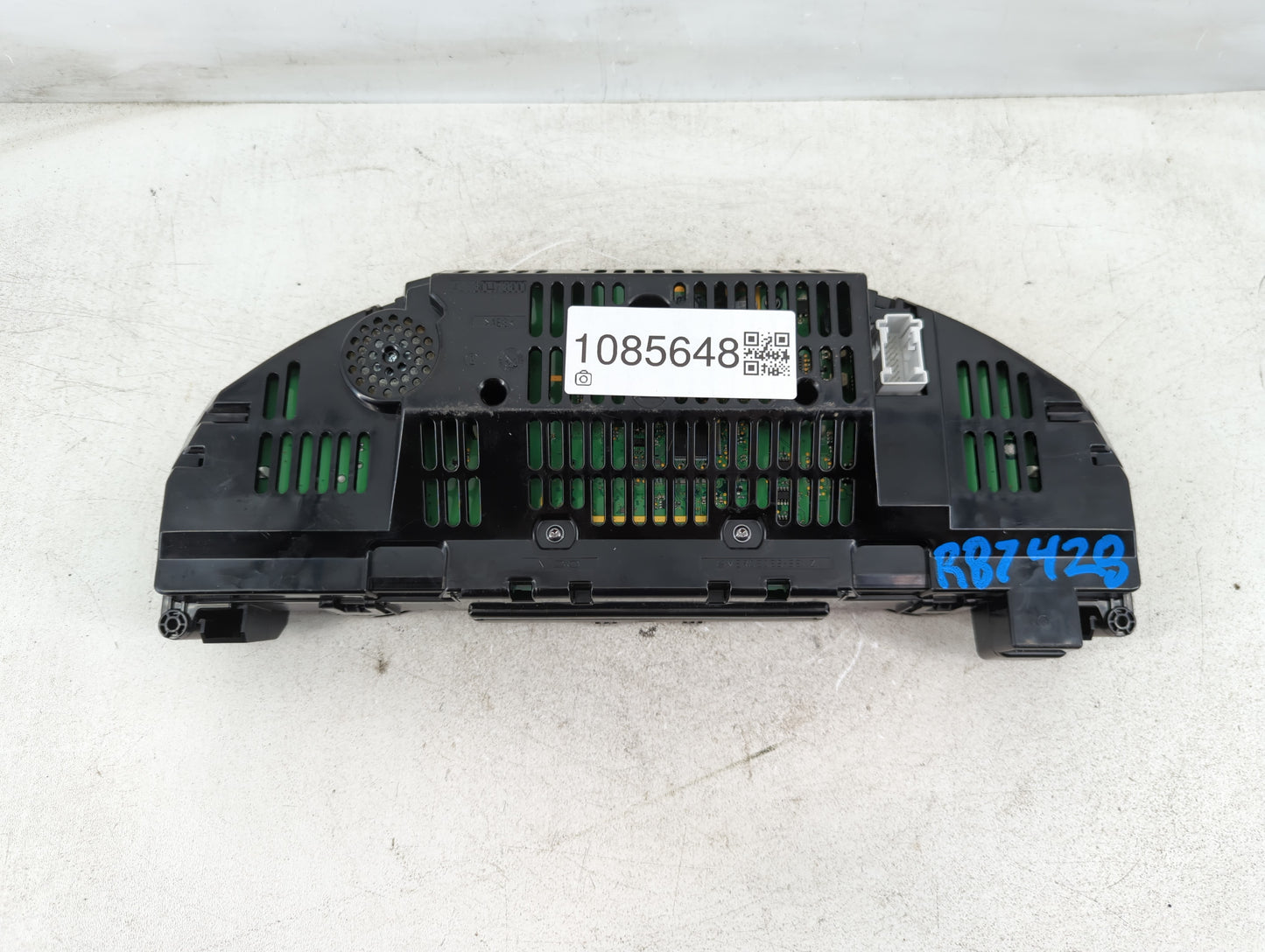 2012 Mercedes-Benz C250 Instrument Cluster Speedometer Gauges P/N:A 204 900 38 08 Fits OEM Used Auto Parts - Oemusedautoparts1.com