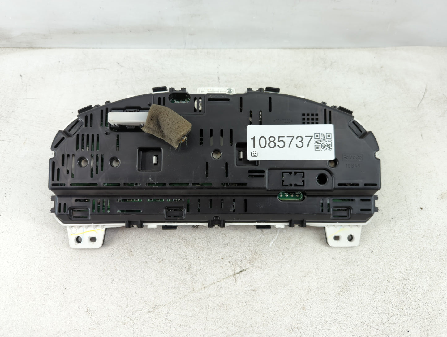 2011-2012 Ford Fusion Instrument Cluster Speedometer Gauges P/N:BE5T-10849-CD Fits Fits 2011 2012 OEM Used Auto Parts - Oemusedautoparts1.com