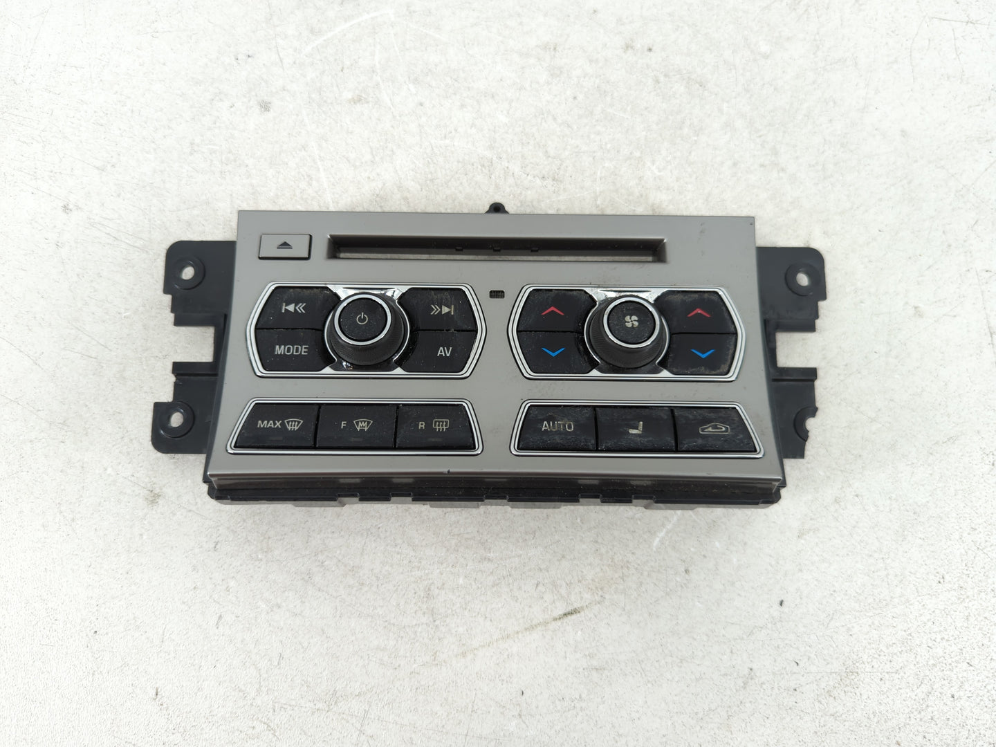 2012-2015 Jaguar Xf Radio AM FM Cd Player Receiver Replacement P/N:CX23-18C858-AD Fits Fits 2012 2013 2014 2015 OEM Used Auto Parts - Oemusedautoparts1.com