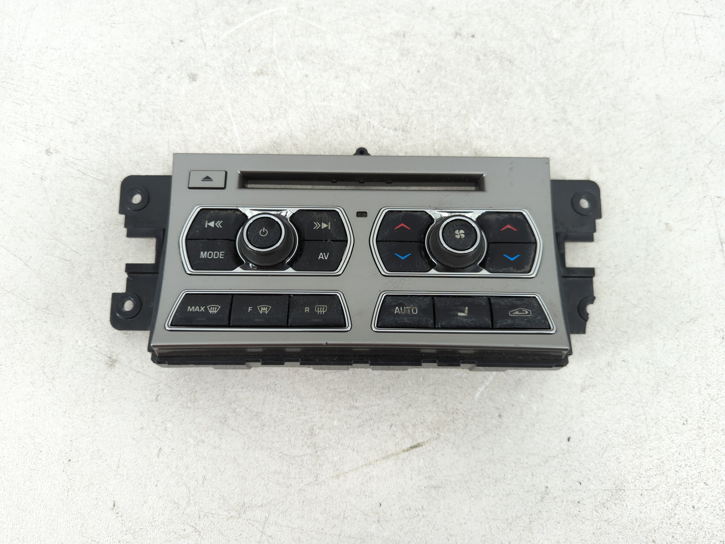 2012-2015 Jaguar Xf Radio AM FM Cd Player Receiver Replacement P/N:CX23-18C858-AD Fits Fits 2012 2013 2014 2015 OEM Used Auto Parts - Oemusedautoparts1.com