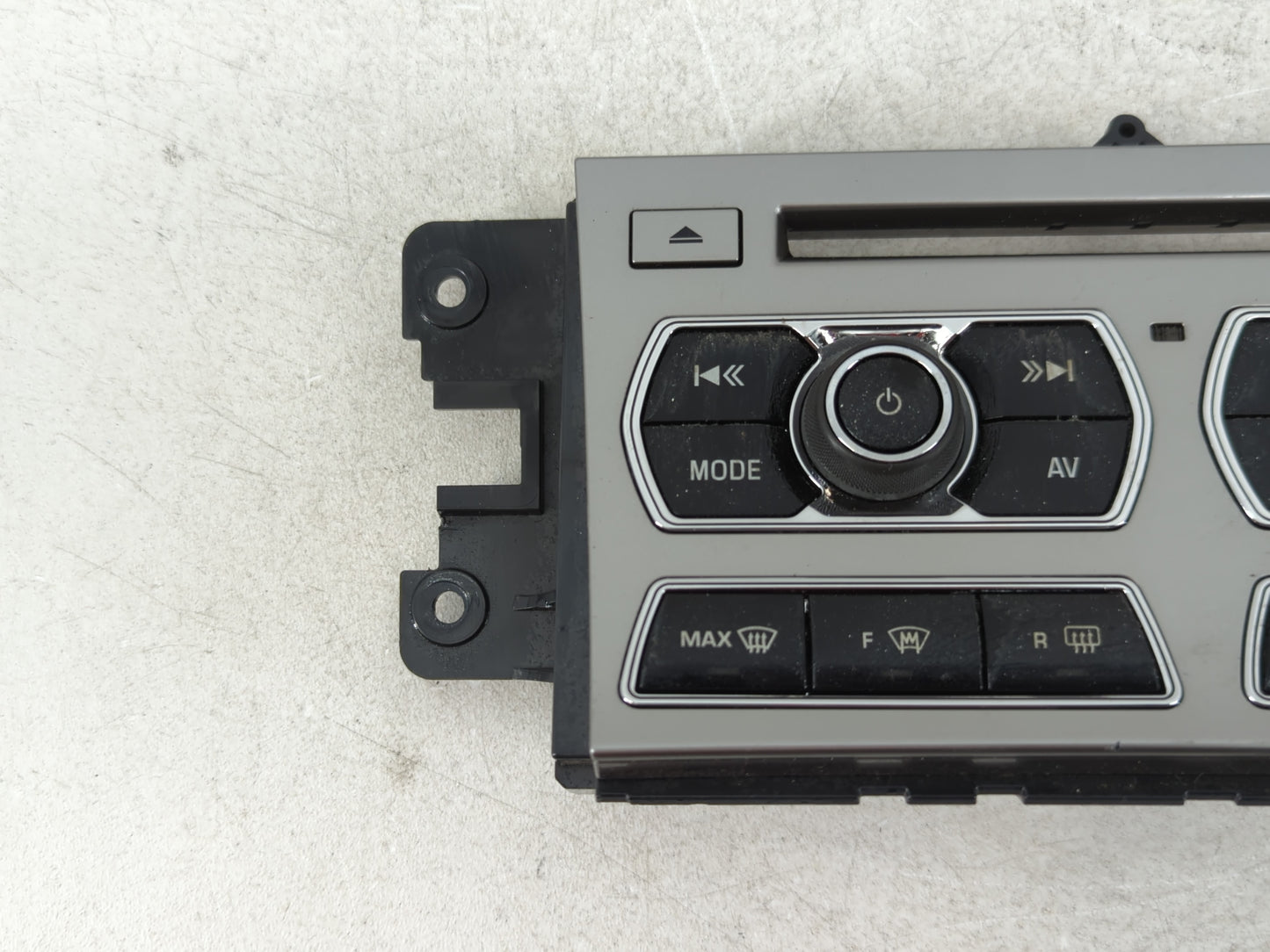 2012-2015 Jaguar Xf Radio AM FM Cd Player Receiver Replacement P/N:CX23-18C858-AD Fits Fits 2012 2013 2014 2015 OEM Used Auto Parts - Oemusedautoparts1.com