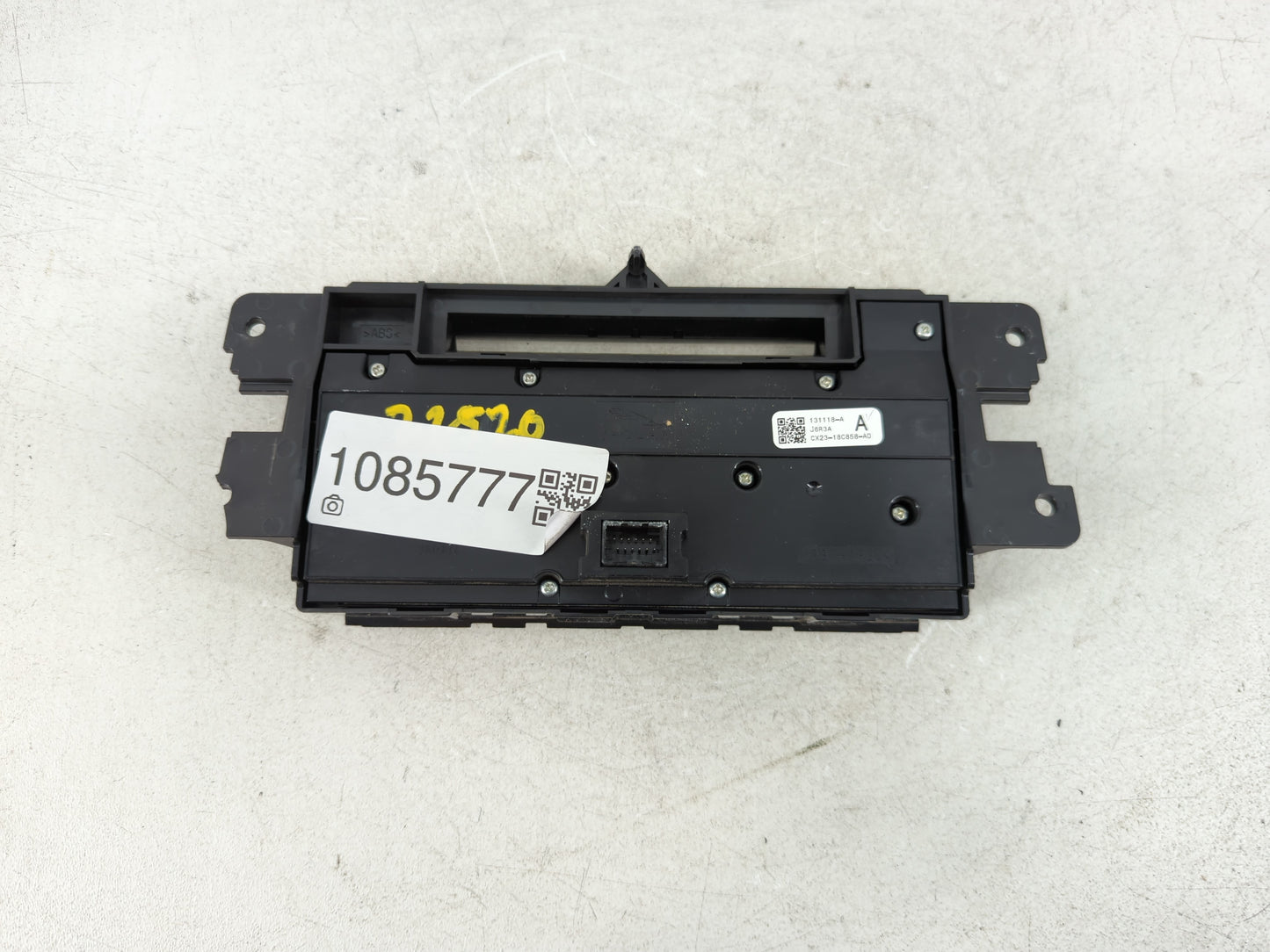 2012-2015 Jaguar Xf Radio AM FM Cd Player Receiver Replacement P/N:CX23-18C858-AD Fits Fits 2012 2013 2014 2015 OEM Used Auto Parts - Oemusedautoparts1.com