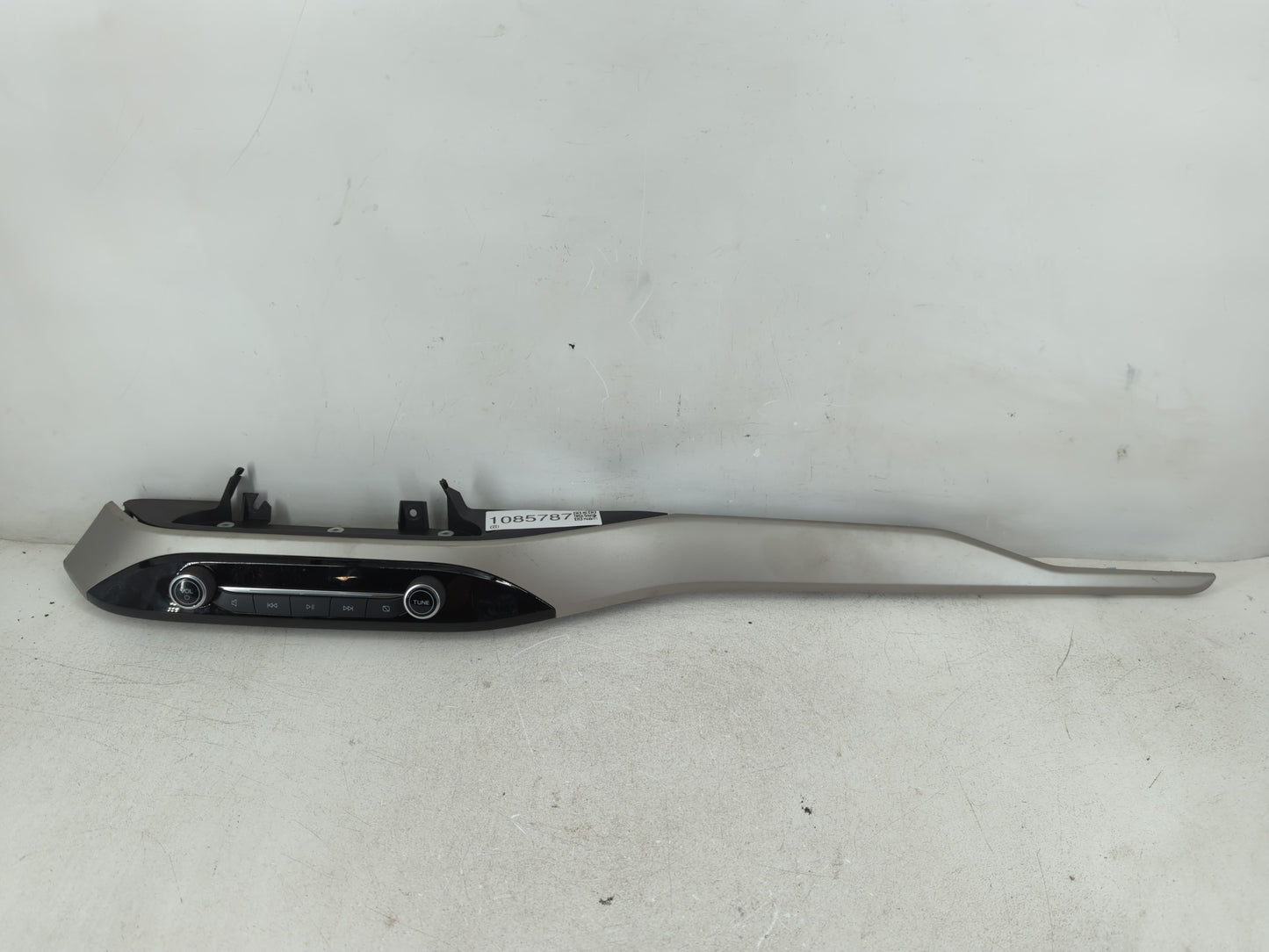 2021-2022 Ford Escape Radio AM FM Cd Player Receiver Replacement P/N:LJ6T-18K811-CB LJ6T-18K811-CA Fits Fits 2021 2022 OEM Used Auto Parts - Oemusedautoparts1.com