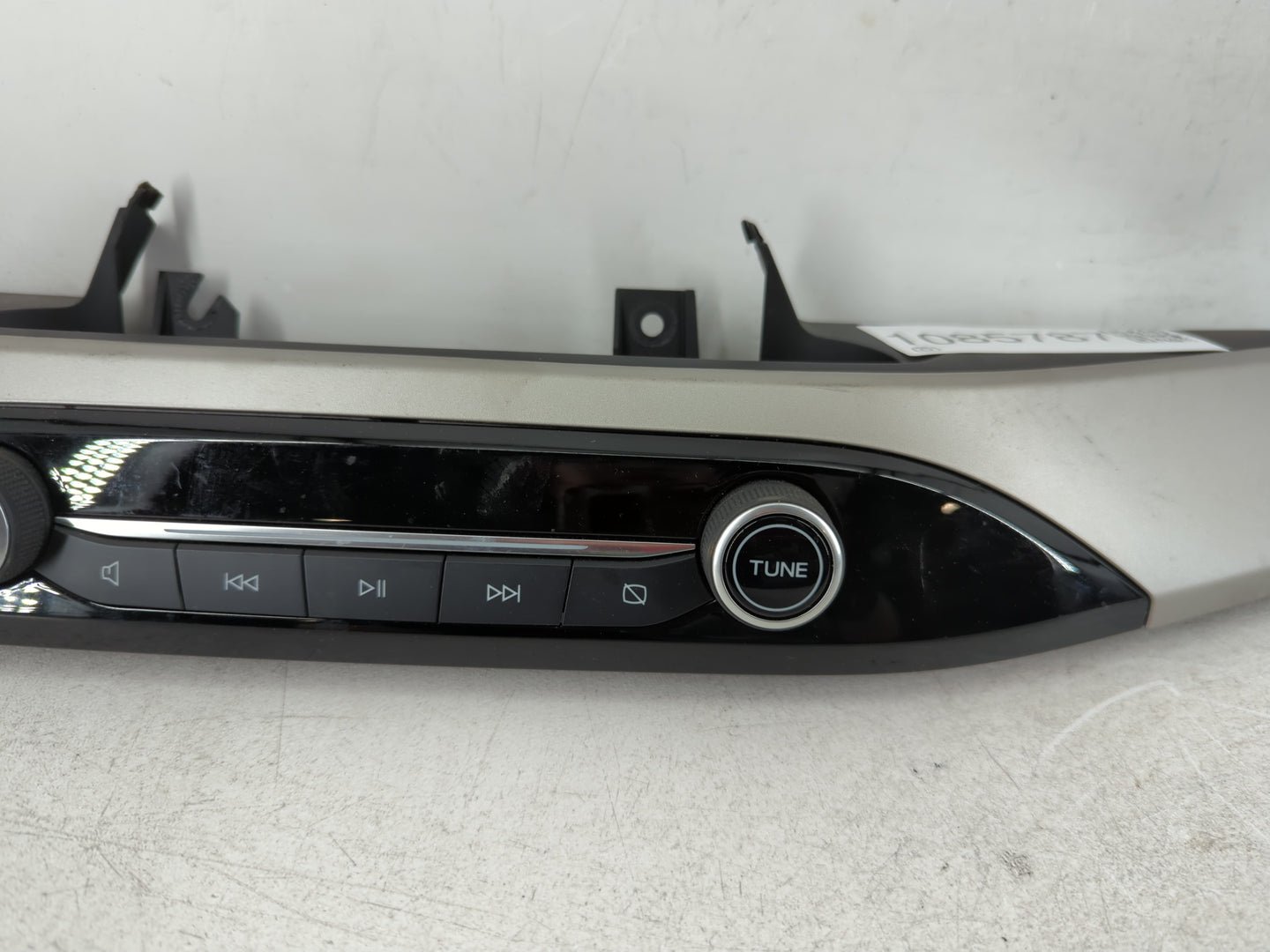 2021-2022 Ford Escape Radio AM FM Cd Player Receiver Replacement P/N:LJ6T-18K811-CB LJ6T-18K811-CA Fits Fits 2021 2022 OEM Used Auto Parts - Oemusedautoparts1.com