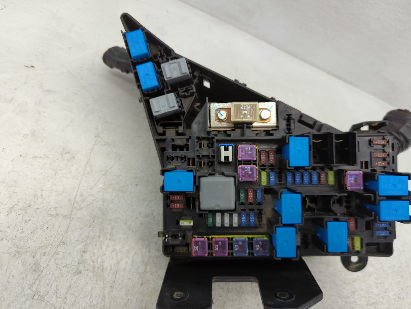 2010-2014 Subaru Legacy Fusebox Fuse Box Panel Relay Module P/N:MB503202B Fits Fits 2010 2011 2012 2013 2014 OEM Used Auto Parts - Oemusedautoparts1.com