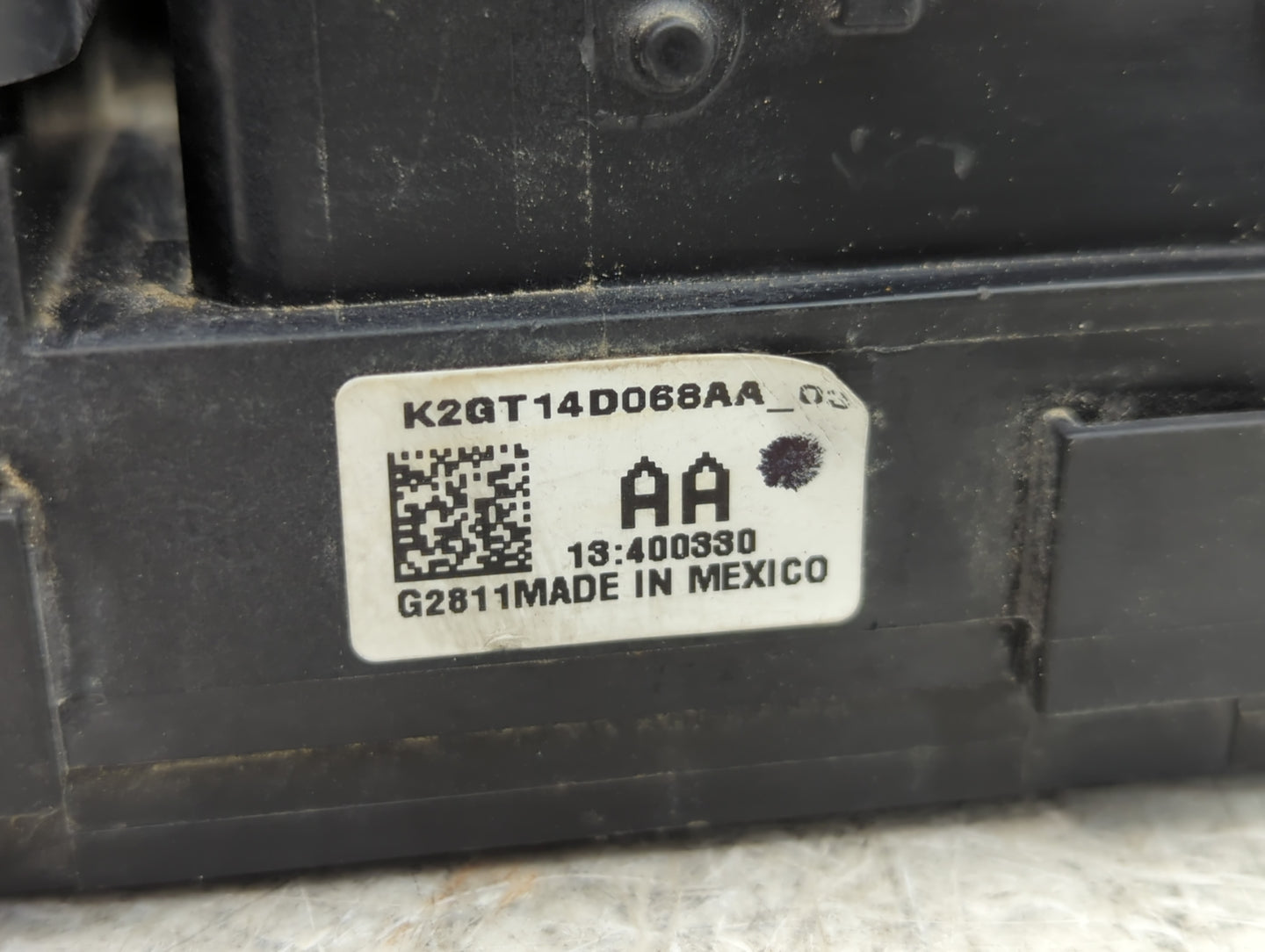 2019-2020 Ford Edge Fusebox Fuse Box Panel Relay Module P/N:G2GT-14A075AA Fits Fits 2019 2020 OEM Used Auto Parts - Oemusedautoparts1.com