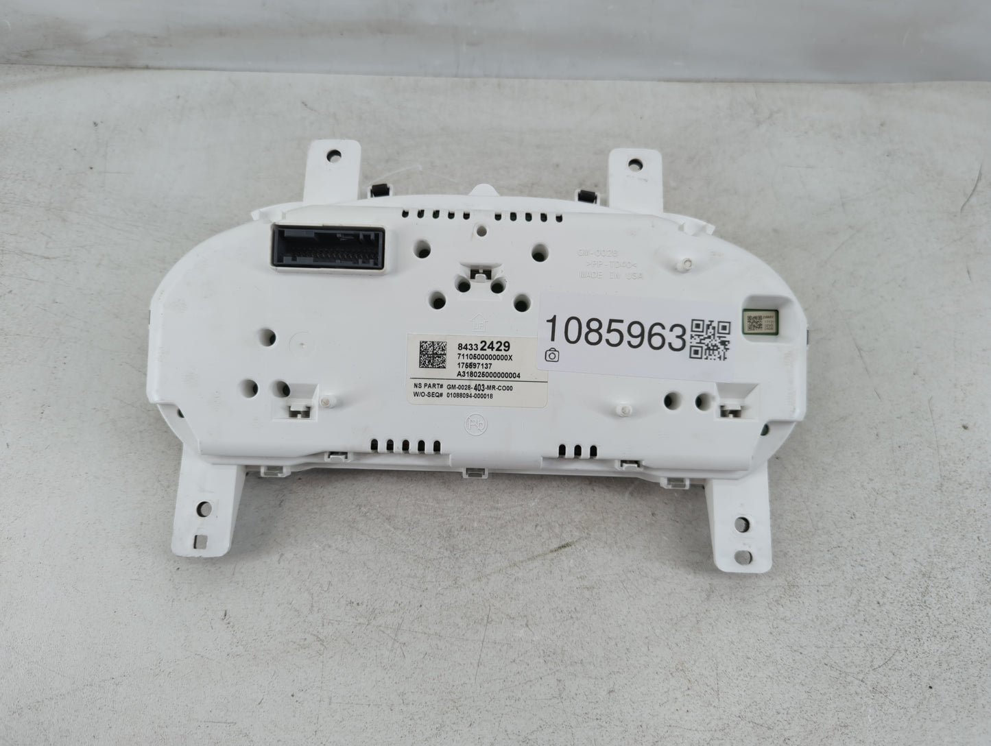 2017-2020 Chevrolet Impala Instrument Cluster Speedometer Gauges P/N:84332429 Fits Fits 2017 2018 2019 2020 OEM Used Auto Parts