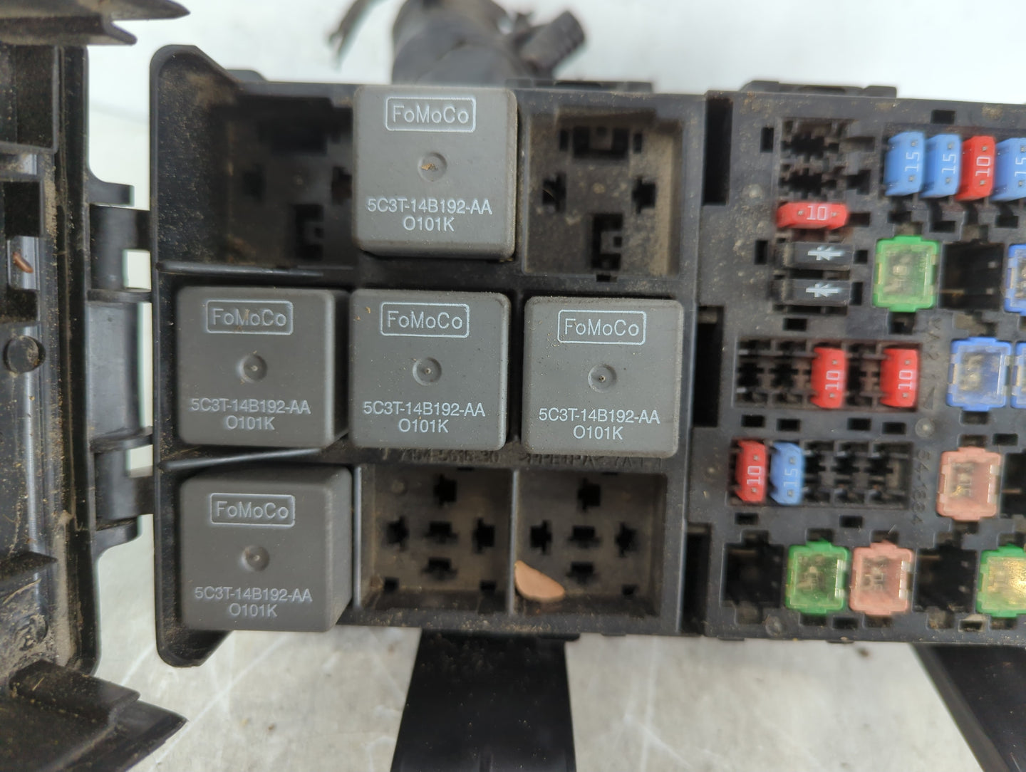 2012-2014 Ford Focus Fusebox Fuse Box Panel Relay Module P/N:BH6T-14290-A Fits Fits 2012 2013 2014 OEM Used Auto Parts - Oemusedautoparts1.com