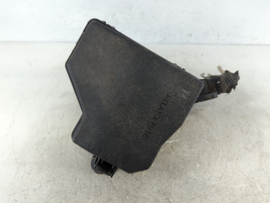 2012-2019 Toyota Yaris Fusebox Fuse Box Panel Relay Module P/N:82662-52750 82730-52Q80 Fits OEM Used Auto Parts