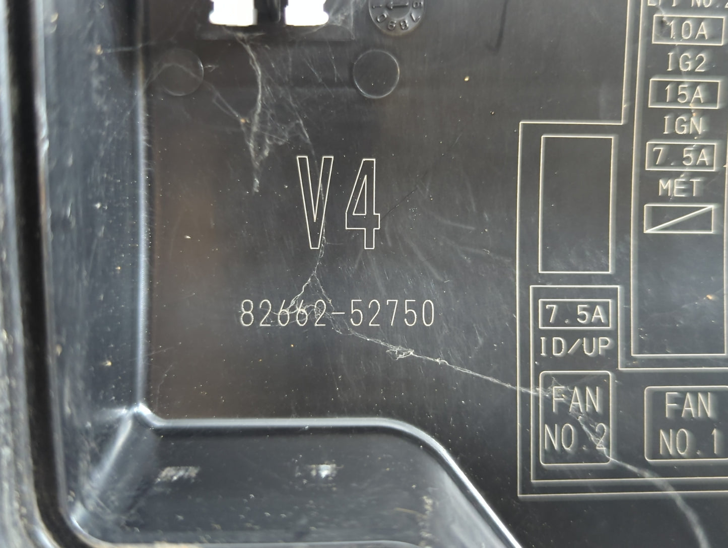 2012-2019 Toyota Yaris Fusebox Fuse Box Panel Relay Module P/N:82662-52750 82730-52Q80 Fits OEM Used Auto Parts