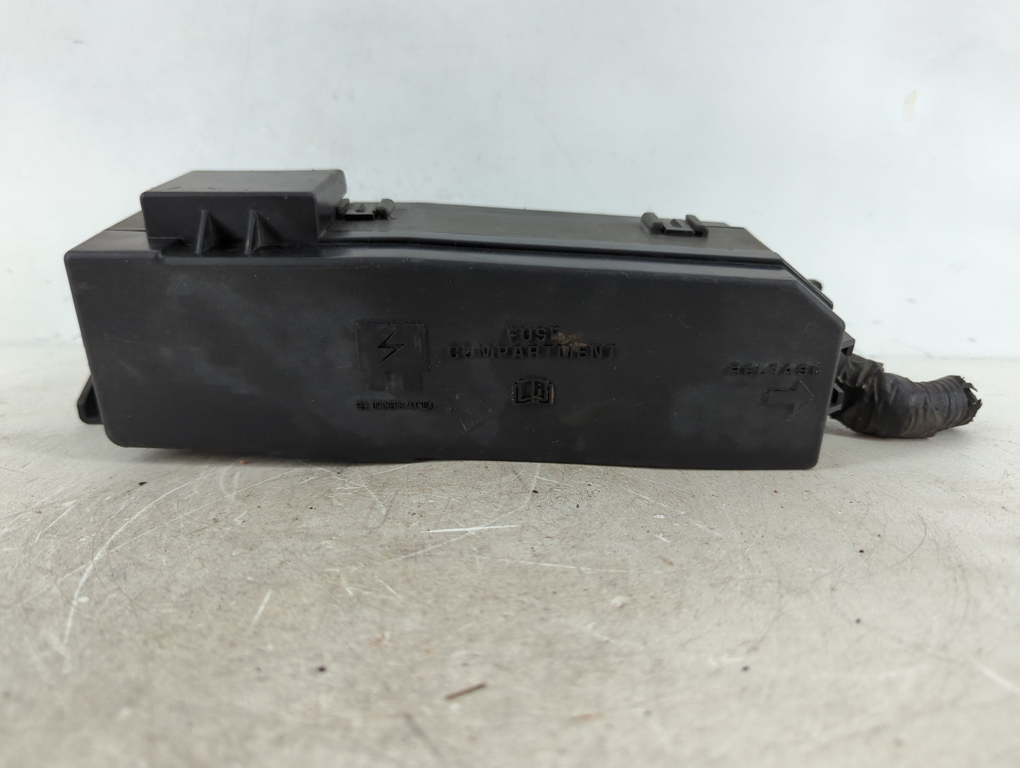 2005-2006 Mazda Tribute Fusebox Fuse Box Panel Relay Module P/N:90293 Fits Fits 2005 2006 OEM Used Auto Parts - Oemusedautoparts1.com