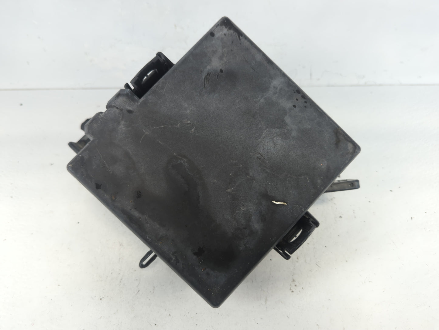 2016-2018 Hyundai Tucson Fusebox Fuse Box Panel Relay Module P/N:91431 D3200 Fits Fits 2016 2017 2018 OEM Used Auto Parts - Oemusedautoparts1.com