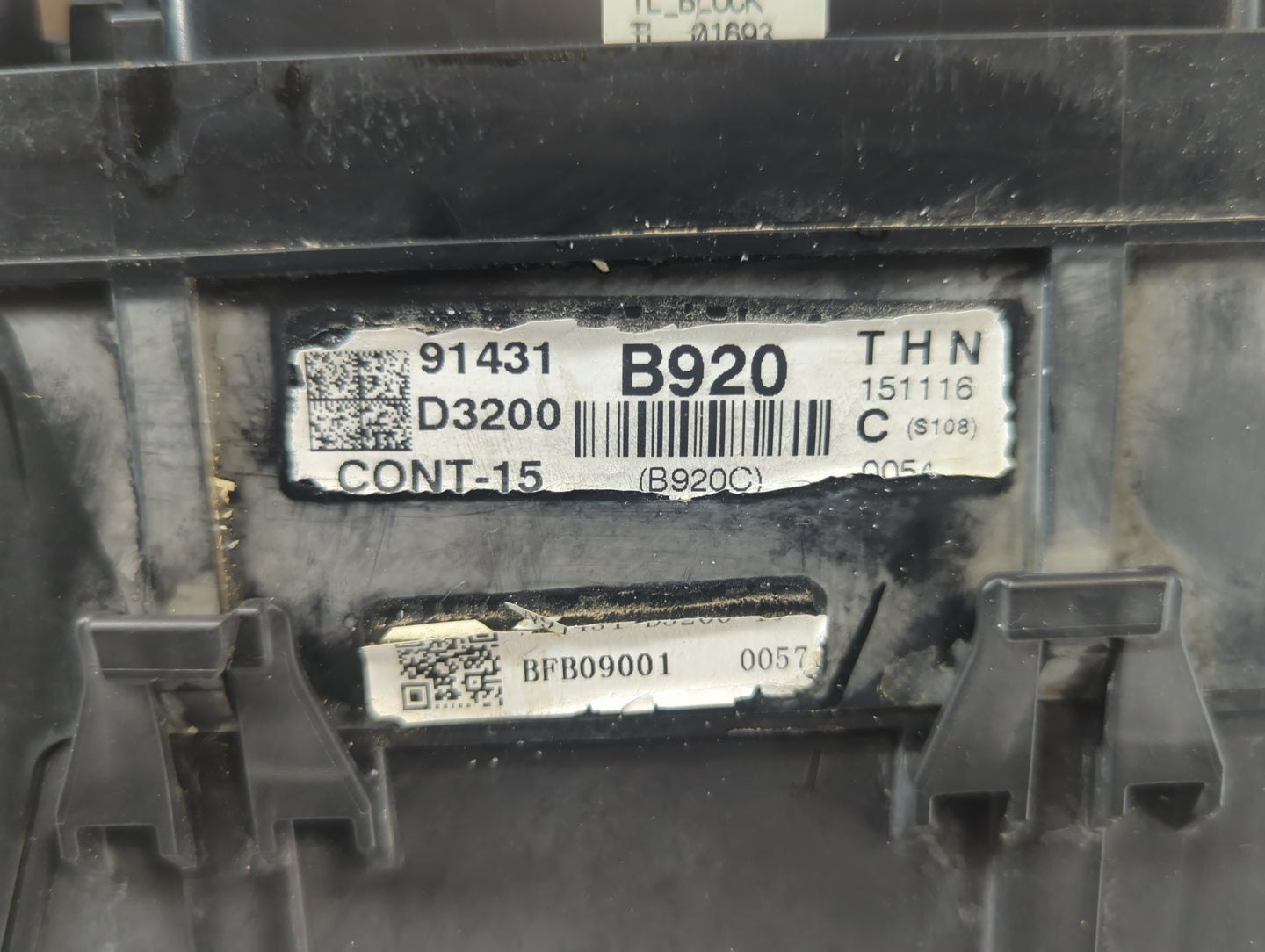 2016-2018 Hyundai Tucson Fusebox Fuse Box Panel Relay Module P/N:91431 D3200 Fits Fits 2016 2017 2018 OEM Used Auto Parts - Oemusedautoparts1.com