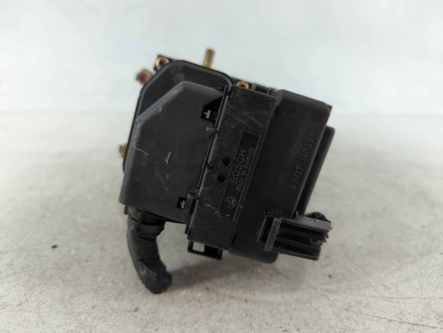 2002-2004 Mitsubishi Diamante ABS Pump Control Module Replacement P/N:MR906631 Fits Fits 2002 2003 2004 OEM Used Auto Parts