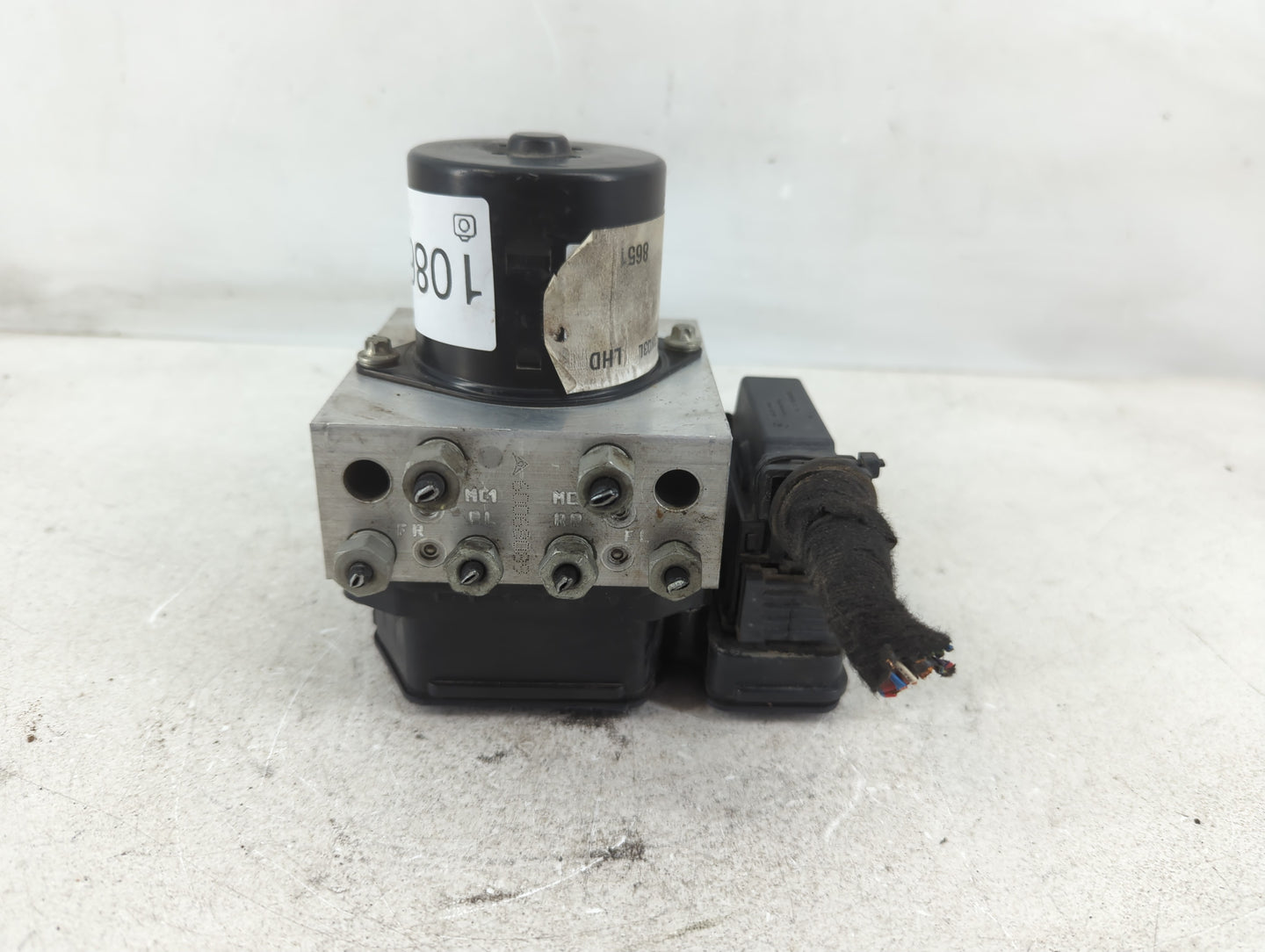 2011 Buick Regal ABS Pump Control Module Replacement P/N:13328651 Fits OEM Used Auto Parts - Oemusedautoparts1.com