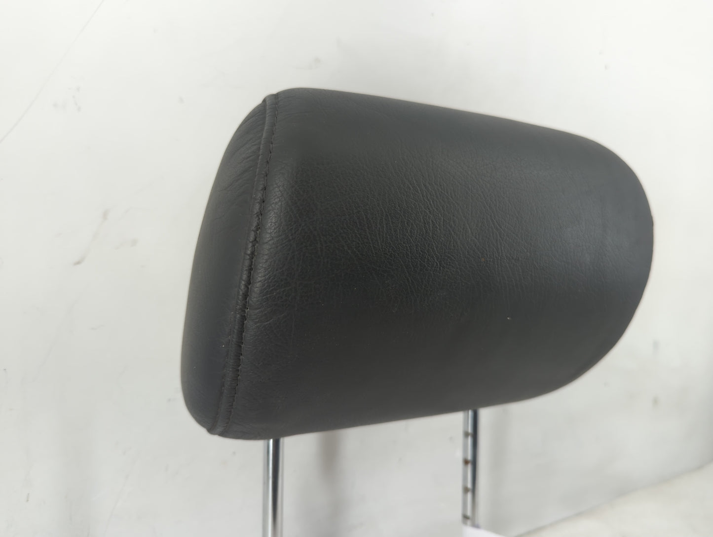 2000-2003 Mercedes-Benz Ml320 Headrest Head Rest Rear Seat Fits Fits 2000 2001 2002 2003 2004 2005 OEM Used Auto Parts - Oemusedautoparts1.com