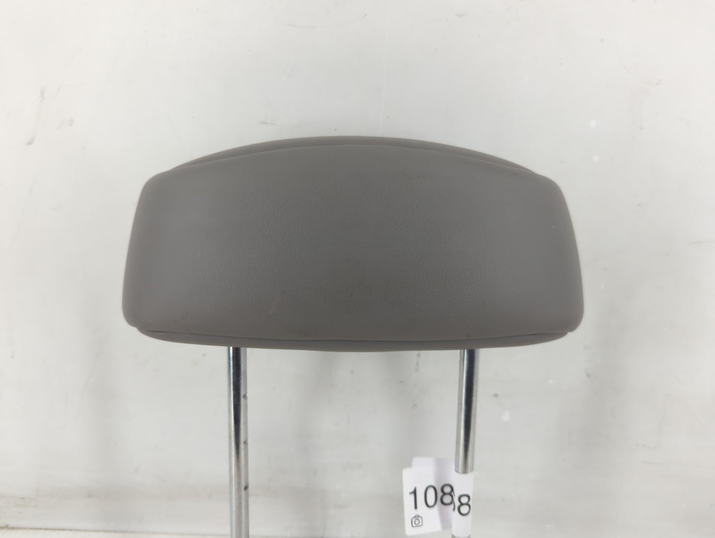 2002-2007 Saturn Vue Headrest Head Rest Rear Center Seat Fits Fits 2002 2003 2004 2005 2006 2007 OEM Used Auto Parts - Oemusedautoparts1.com