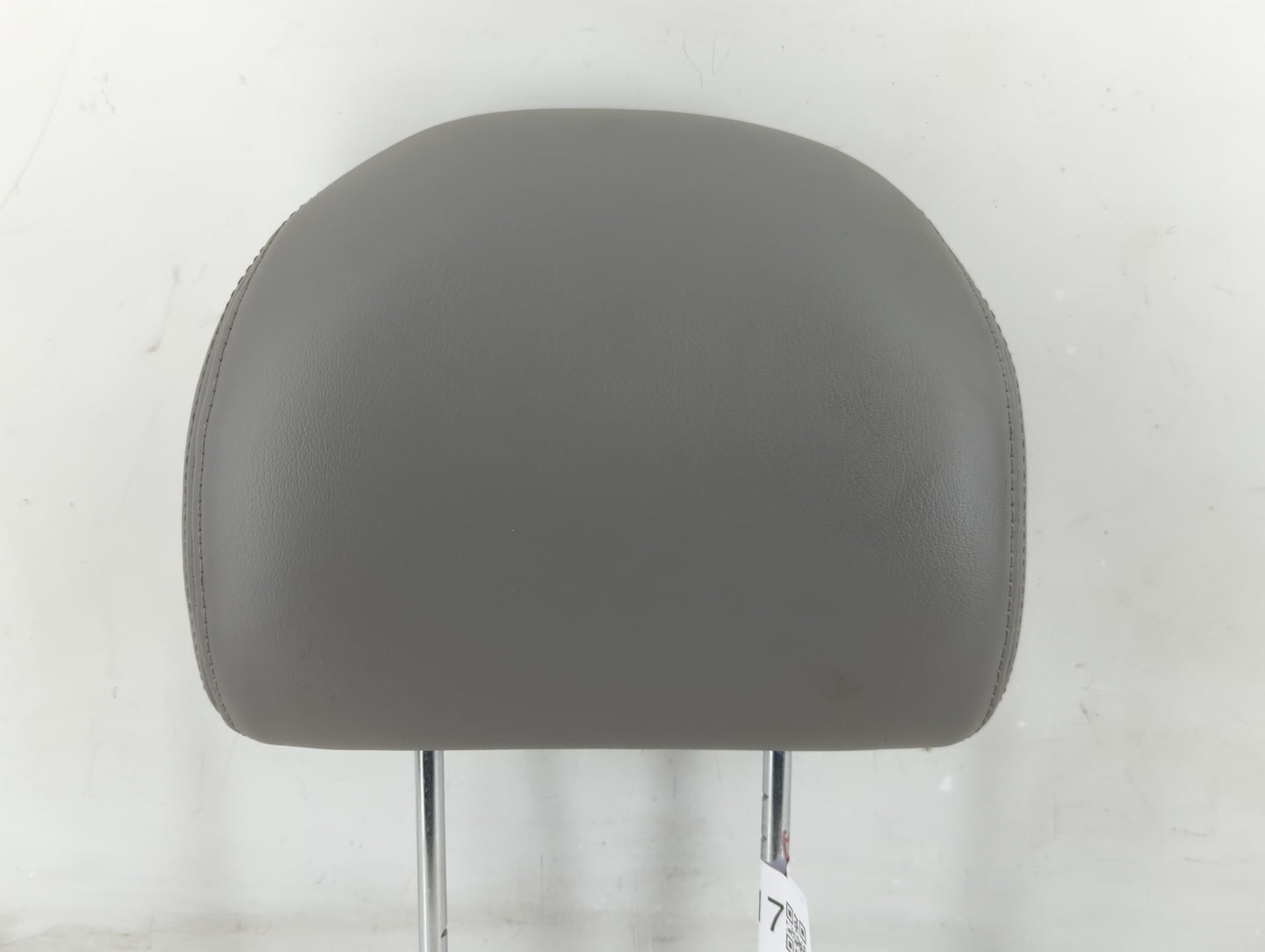 2002-2007 Saturn Vue Headrest Head Rest Front Driver Passenger Seat Fits Fits 2002 2003 2004 2005 2006 2007 OEM Used Auto Parts - Oemusedautoparts1.com