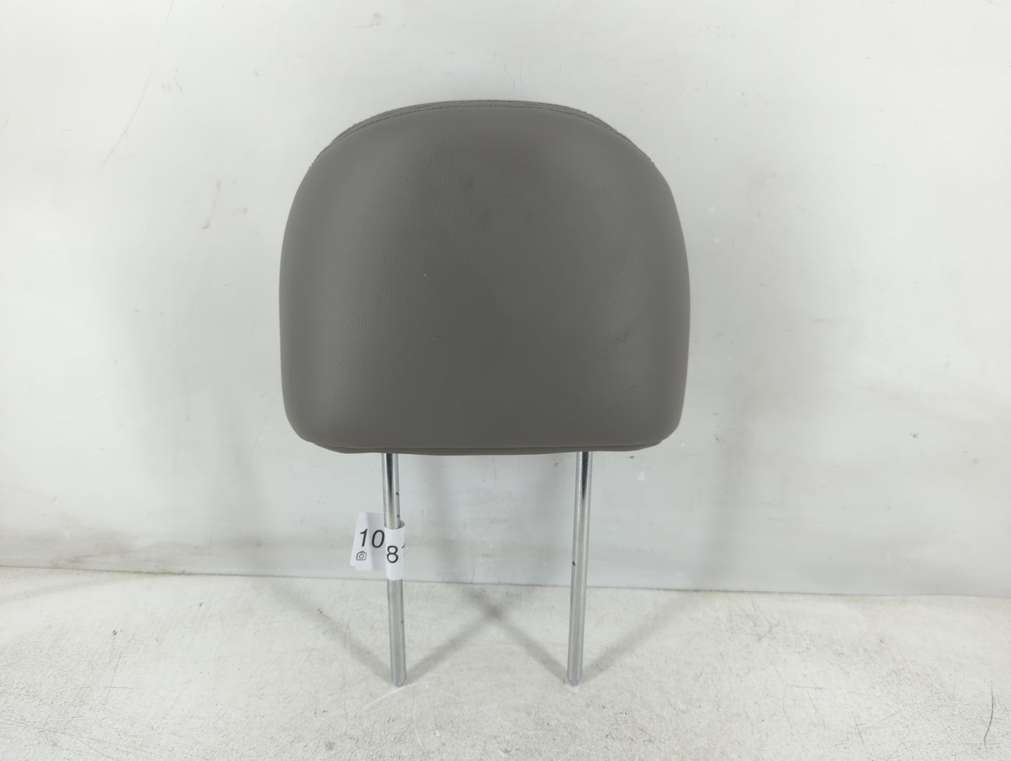 2002-2007 Saturn Vue Headrest Head Rest Front Driver Passenger Seat Fits Fits 2002 2003 2004 2005 2006 2007 OEM Used Auto Parts - Oemusedautoparts1.com