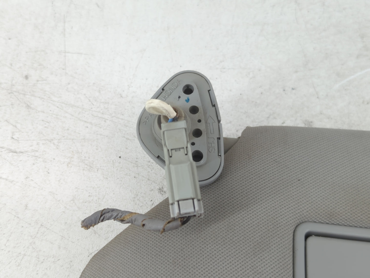 2006-2010 Honda Odyssey Sun Visor Shade Replacement Driver Left Mirror Fits Fits 2006 2007 2008 2009 2010 OEM Used Auto Parts - Oemusedautoparts1.com